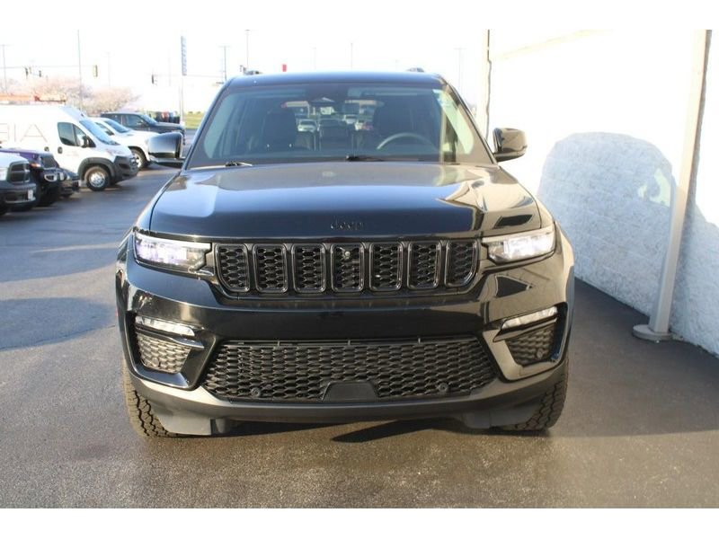 Used 2023 Jeep Grand Cherokee Limited w/ Luxury Tech Group II AWD/4WD image 11