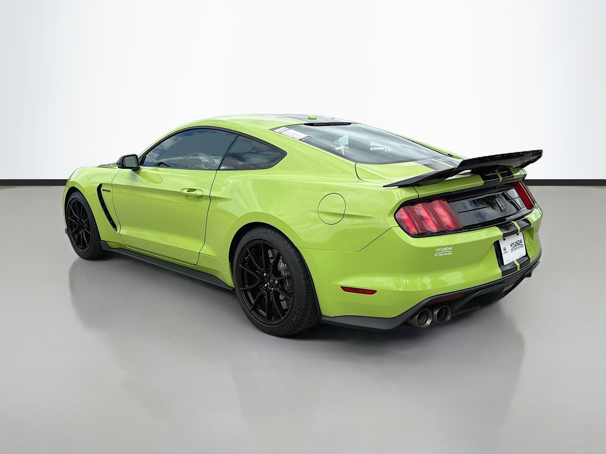 Used 2020 Ford Mustang Shelby GT350 w/ Technology Package image 5