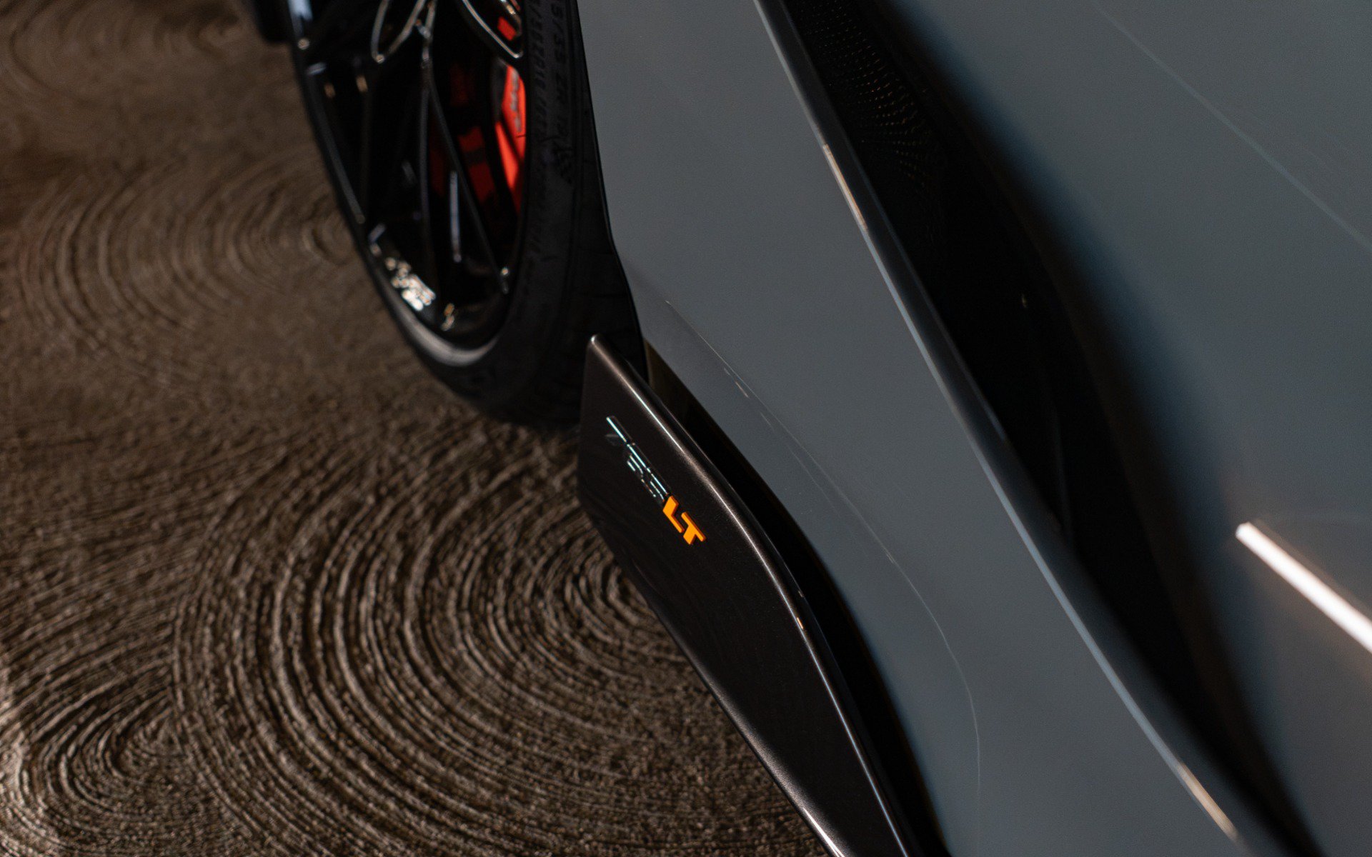 Used 2021 McLaren 765LT RWD image 27