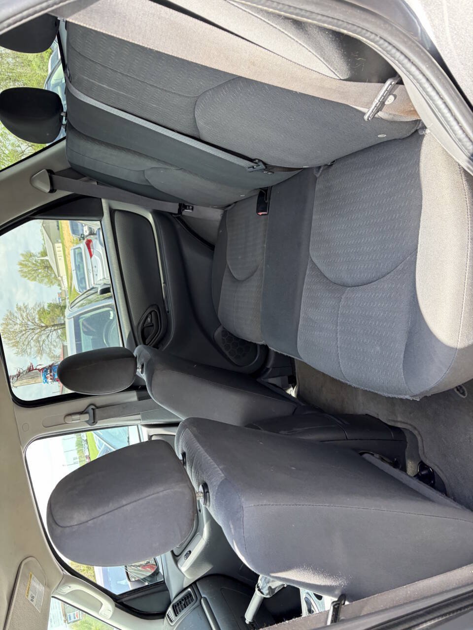 Used 2005 MAZDA Tribute I FWD image 9