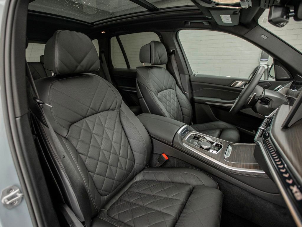 Used 2026 BMW X5 xDrive40i w/ M Sport Package image 24