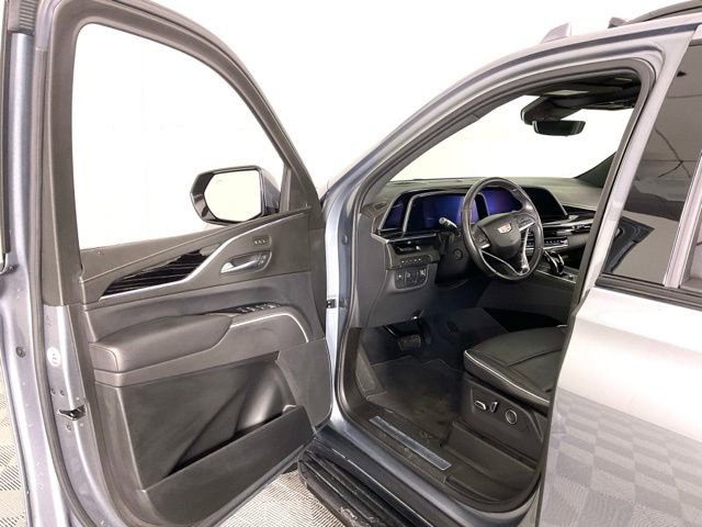 Used 2021 Cadillac Escalade Sport w/ LPO, ONYX Package image 26