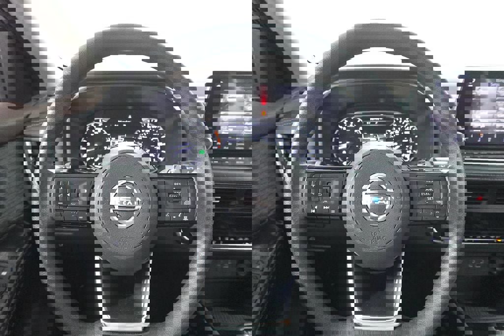 Used 2023 Nissan Rogue SV image 14