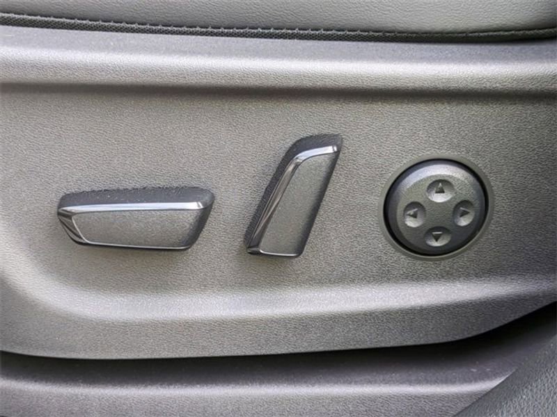 New 2023 Nissan Ariya AWD image 21