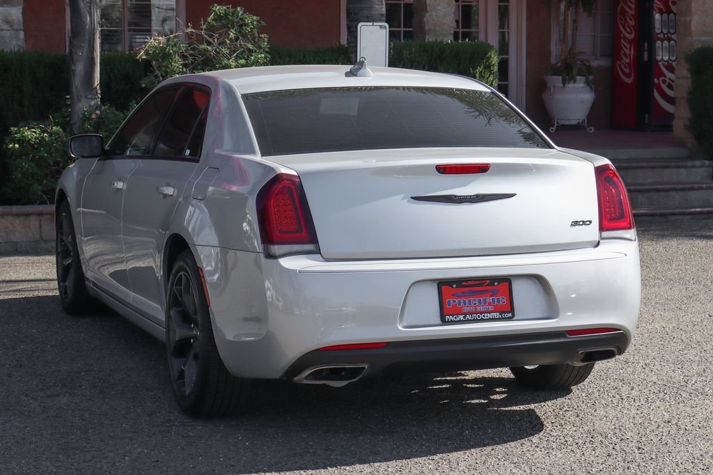 Used 2023 Chrysler 300 Touring w/ Sport Appearance Package RWD image 6