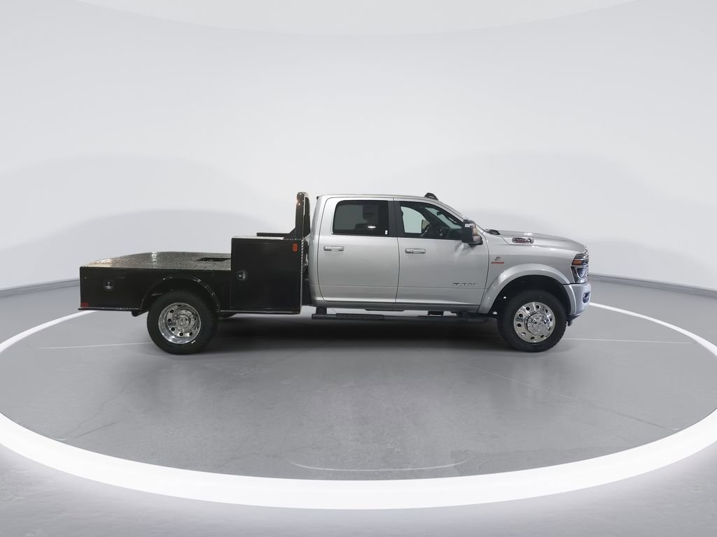 New 2026 RAM 5500 Tradesman w/ Laramie Trim Package image 9