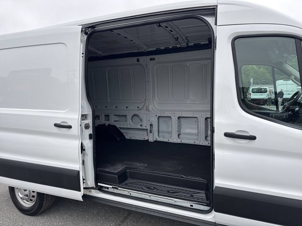 Used 2023 Ford Transit 250 Medium Roof AWD image 23