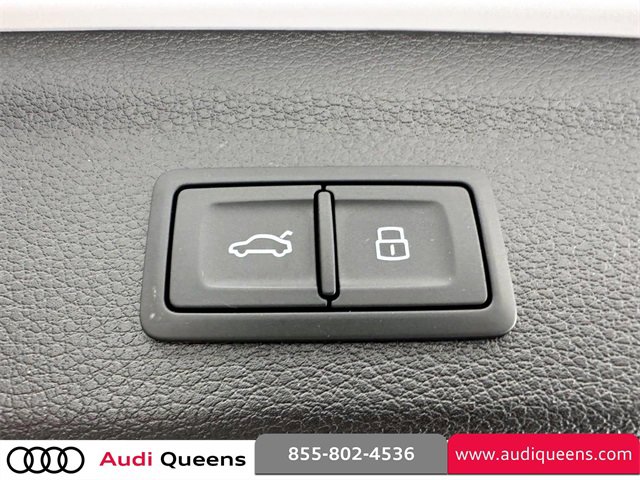 Certified 2025 Audi Q3 2.0T Premium w/ Convenience Package image 11