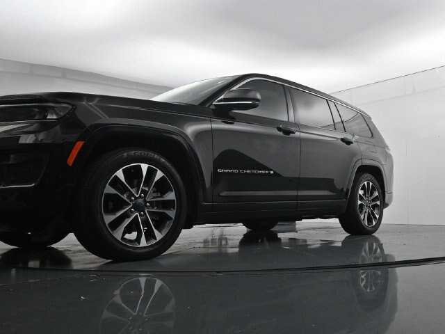 Used 2025 Jeep Grand Cherokee L Overland w/ Luxury Tech Group IV AWD/4WD image 36