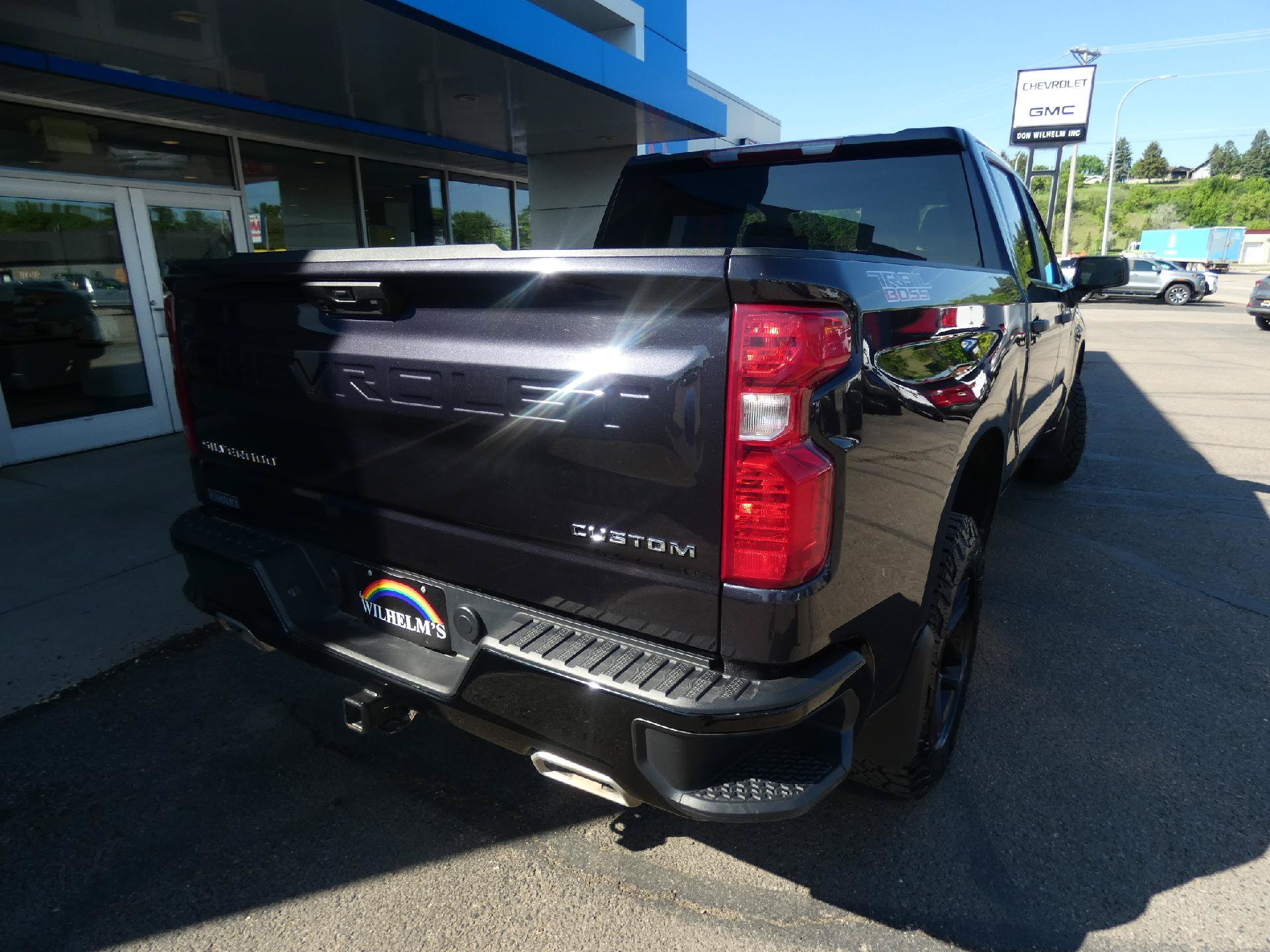 Used 2023 Chevrolet Silverado 1500 Custom Trail Boss AWD/4WD image 3