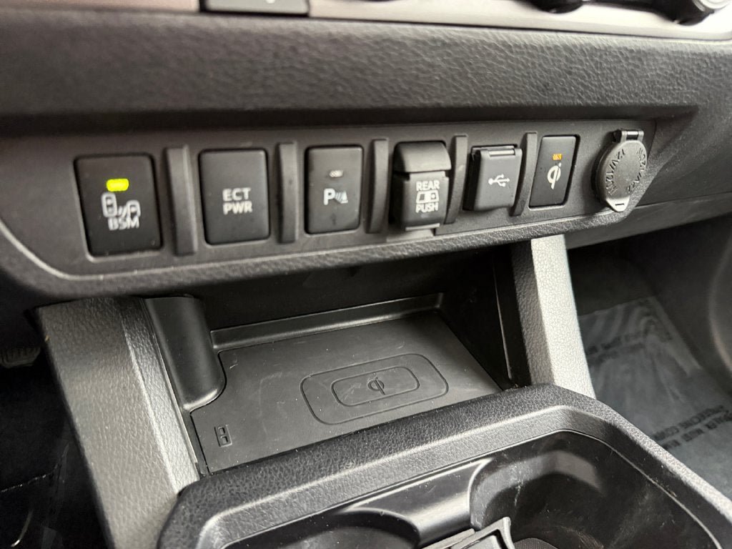 Used 2021 Toyota Tacoma TRD Pro AWD/4WD image 32
