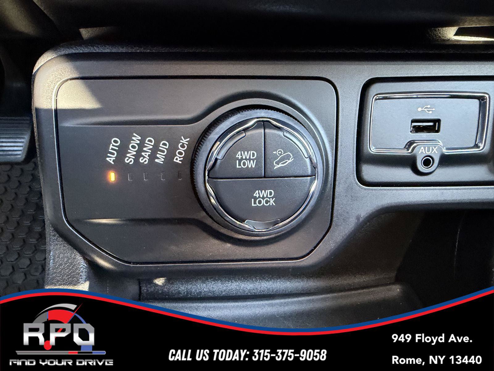 Used 2018 Jeep Renegade Trailhawk w/ Trailer Tow Group AWD/4WD image 26