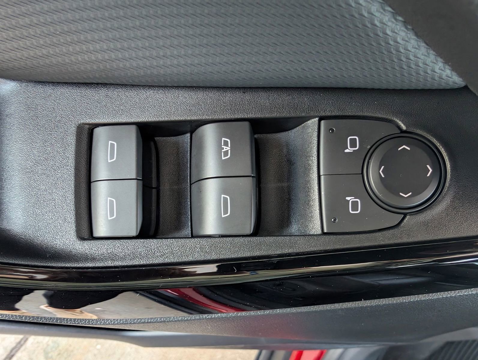 Certified 2026 Chevrolet Equinox LT w/ Convenience Package II image 8