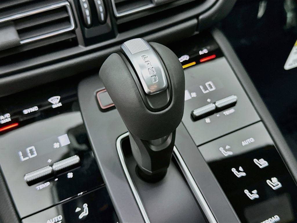 New 2026 Porsche Macan AWD/4WD image 19