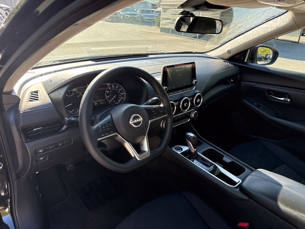 Used 2025 Nissan Sentra SV FWD image 17