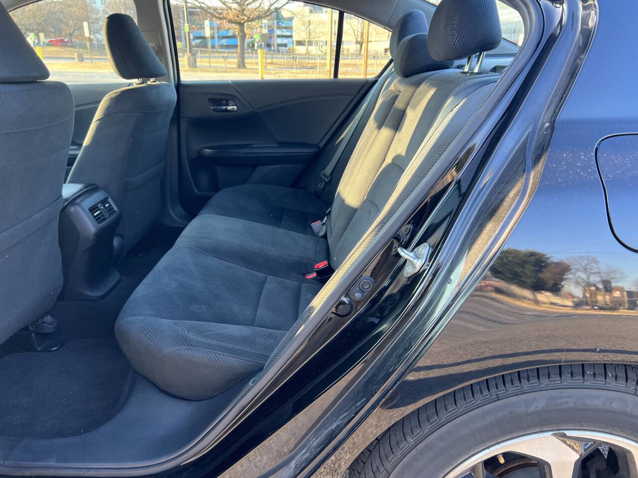 Used 2016 Honda Accord EX image 5