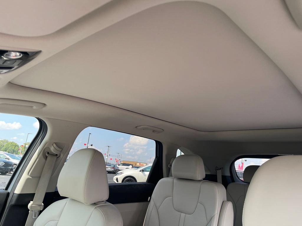 Used 2025 Kia Sorento EX w/ Panoramic Sunroof Package FWD image 24