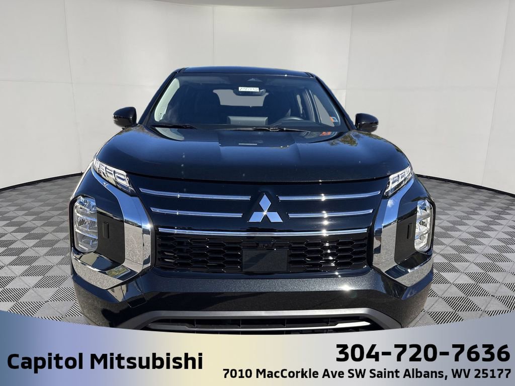 New 2025 Mitsubishi Outlander ES image 12