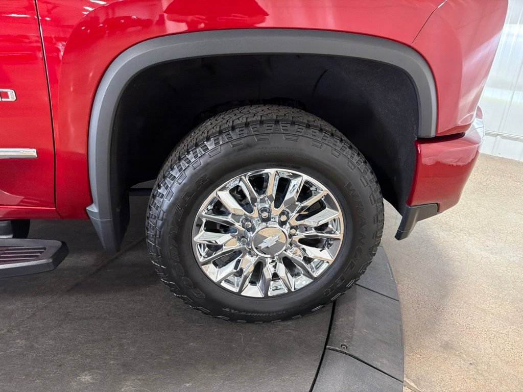 Certified 2022 Chevrolet Silverado 2500 High Country w/ Technology Package AWD/4WD image 41