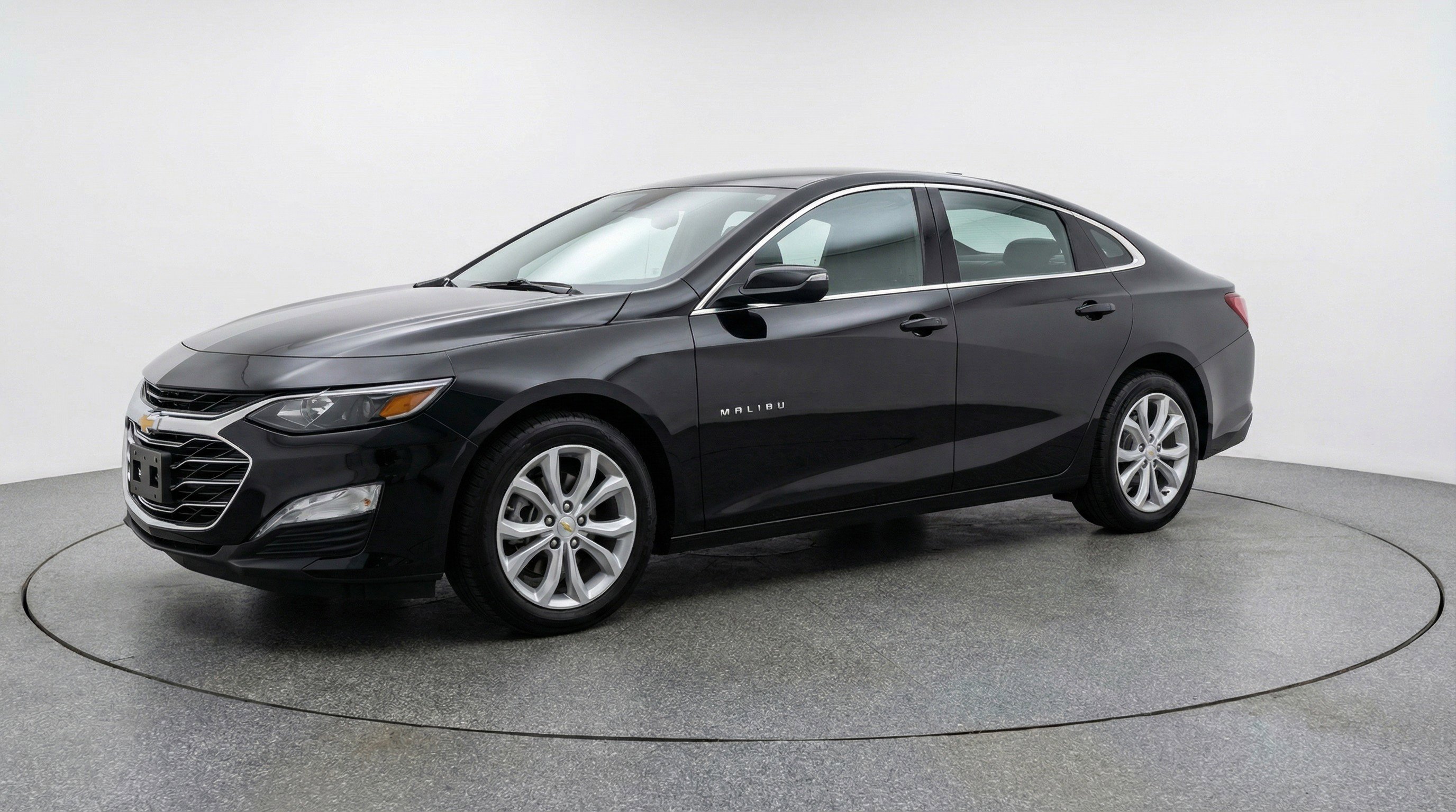 Used 2024 Chevrolet Malibu LT image 3
