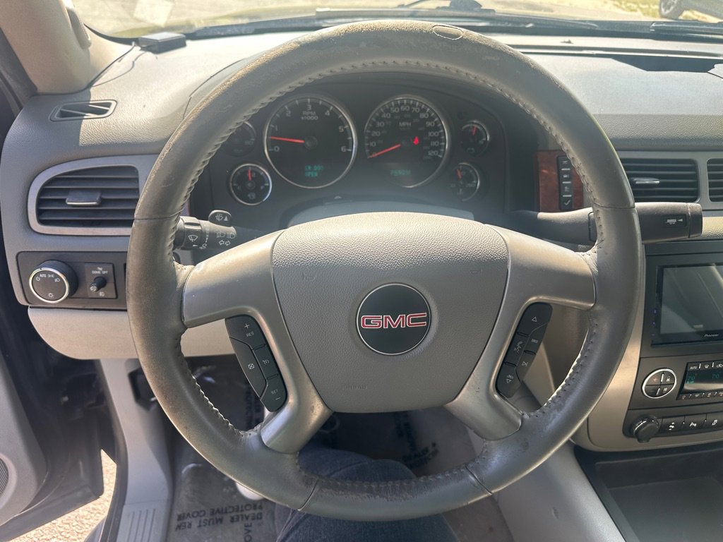 Used 2014 GMC Yukon XL SLT image 16