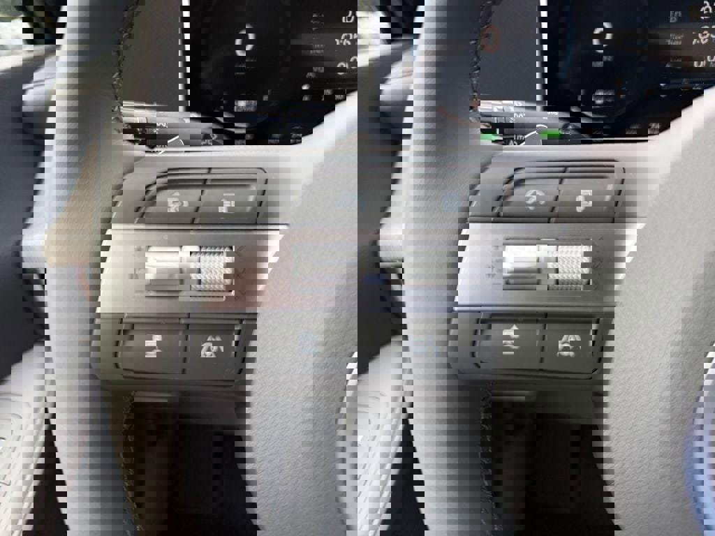 New 2025 Hyundai Sonata Limited image 17