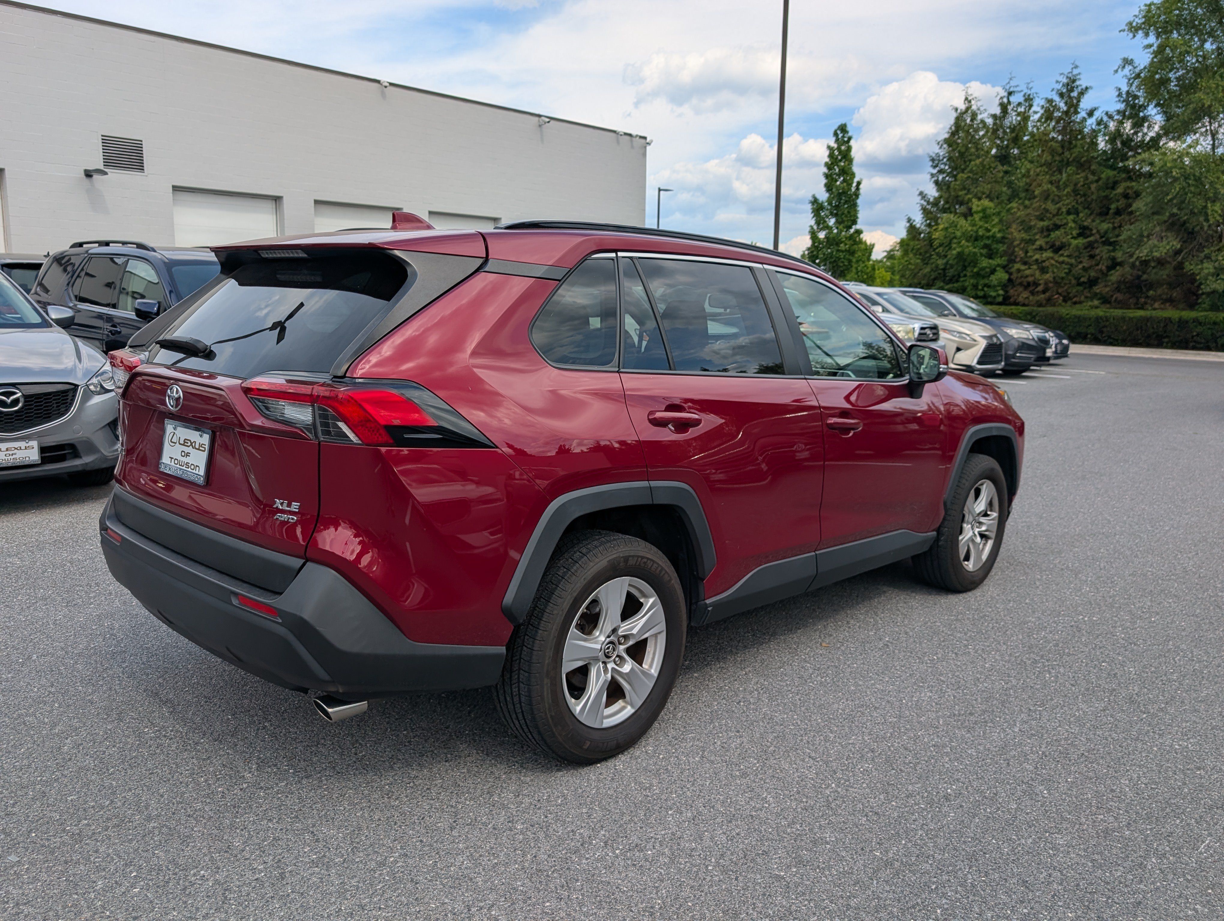 Used 2019 Toyota RAV4 XLE w/ Carpet Mat Package AWD/4WD image 3