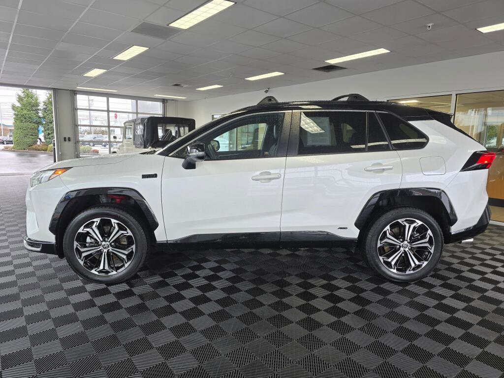 Used 2024 Toyota RAV4 XSE w/ Weather Package image 7