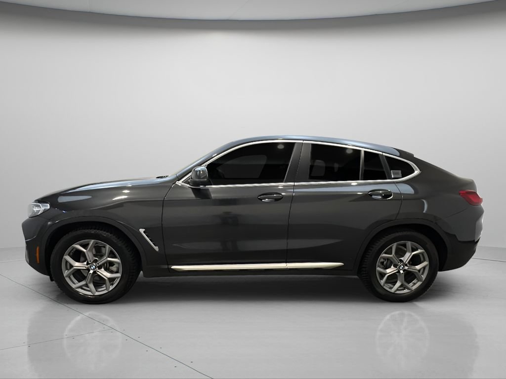Used 2024 BMW X4 xDrive30i w/ Parking Assistance Package AWD/4WD image 3