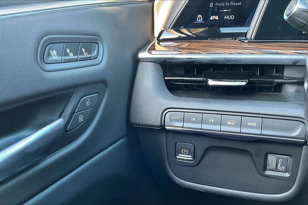 Used 2023 Cadillac Escalade ESV Premium Luxury AWD/4WD image 24