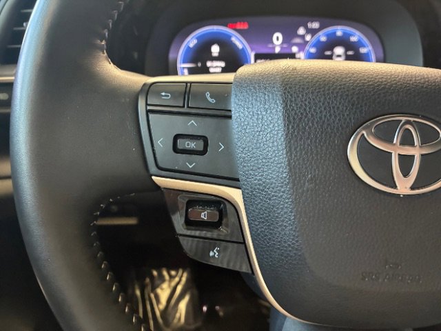 Used 2025 Toyota Crown XLE image 16