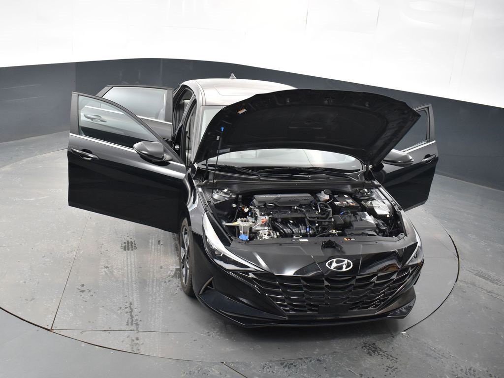 Used 2022 Hyundai Elantra Limited image 21