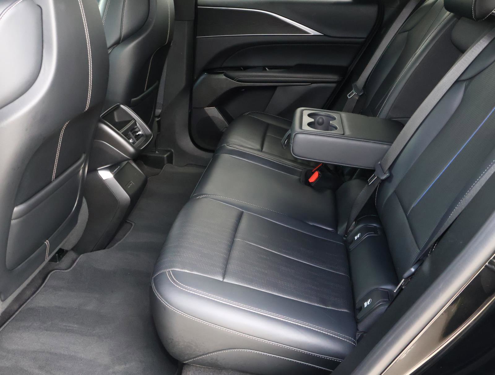 Certified 2024 Cadillac Lyriq Luxury RWD image 25