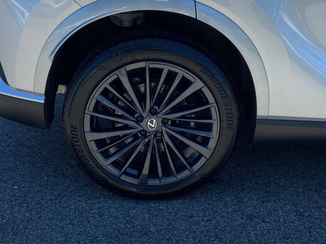 Certified 2025 Lexus RX 350 Premium w/ Accessory Package AWD/4WD image 10