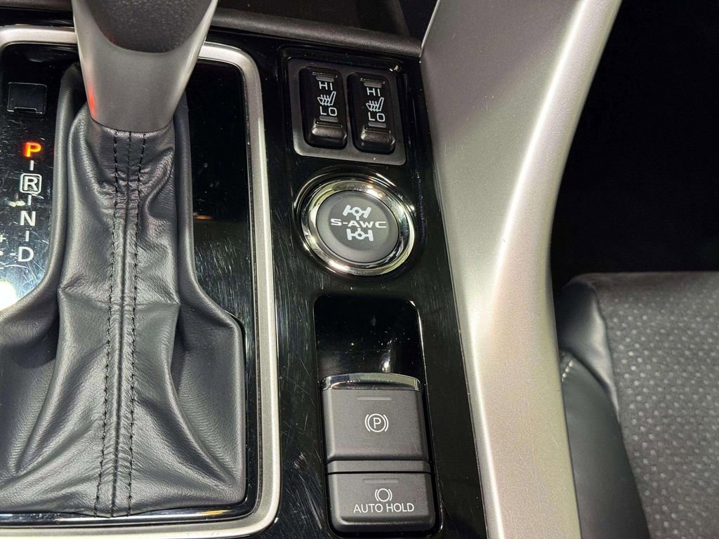 Used 2025 Mitsubishi Eclipse Cross SE image 13
