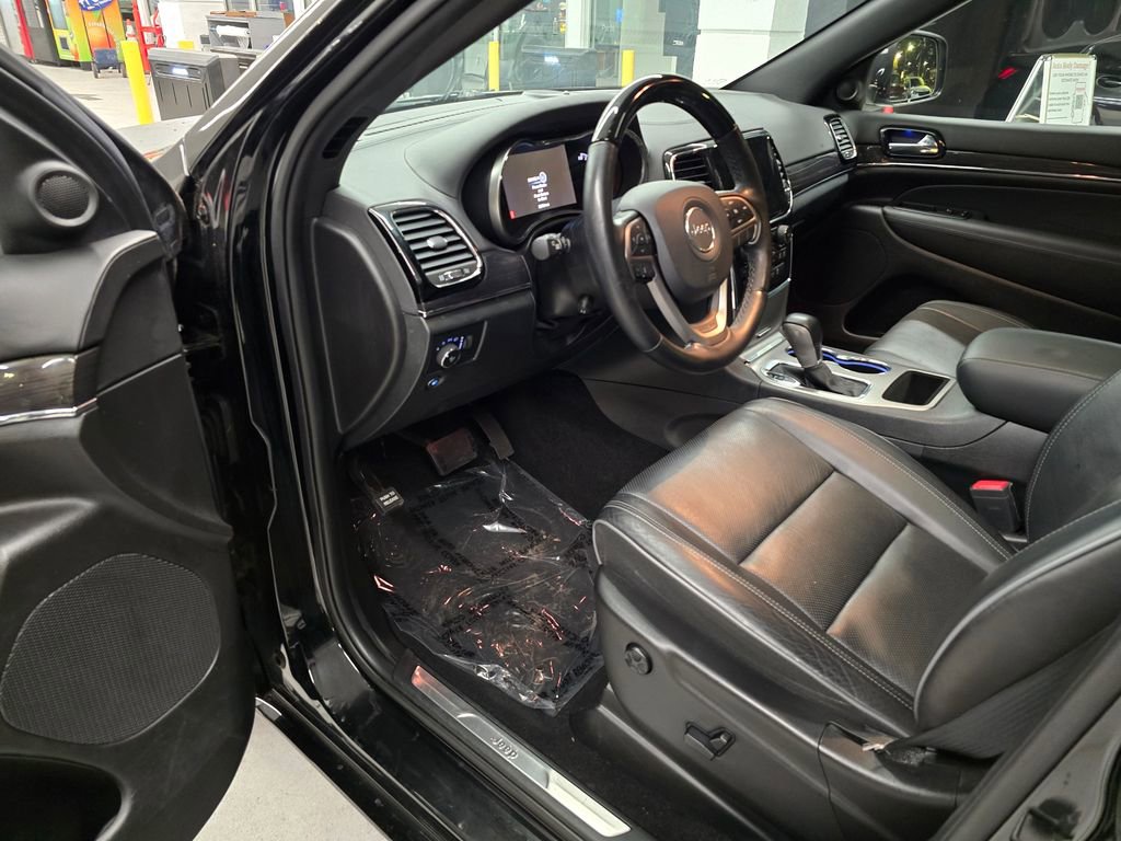 Used 2021 Jeep Grand Cherokee Overland image 15