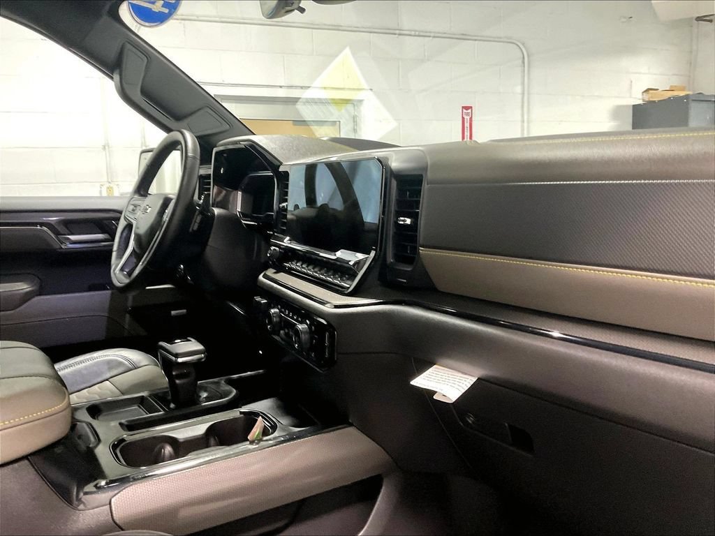 Used 2024 Chevrolet Silverado 1500 ZR2 w/ Technology Package AWD/4WD image 14