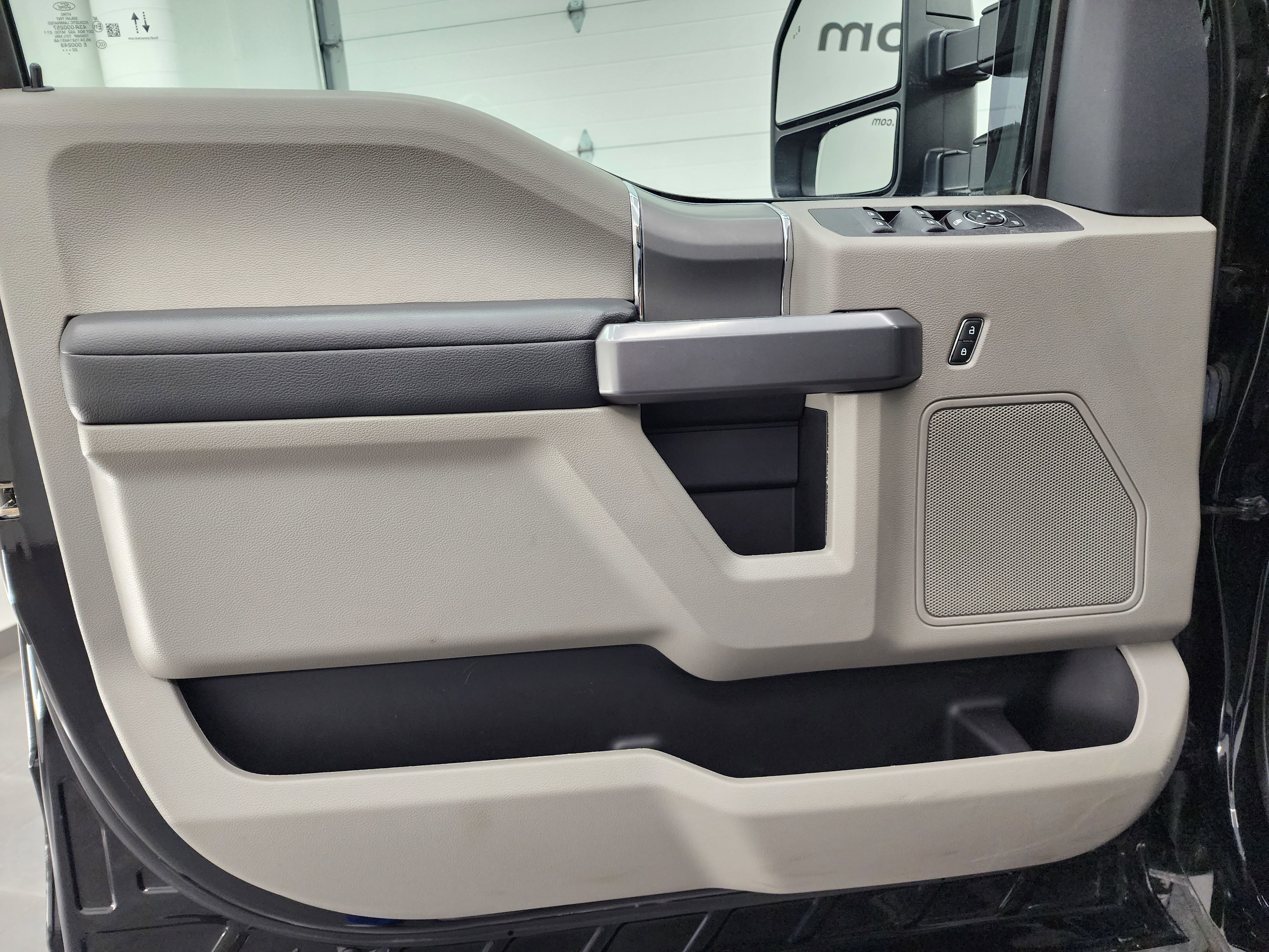 Used 2022 Ford F250 XLT w/ Black Appearance Package image 38