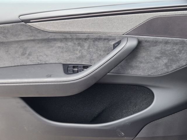 Used 2026 Tesla Model Y 2WD image 23