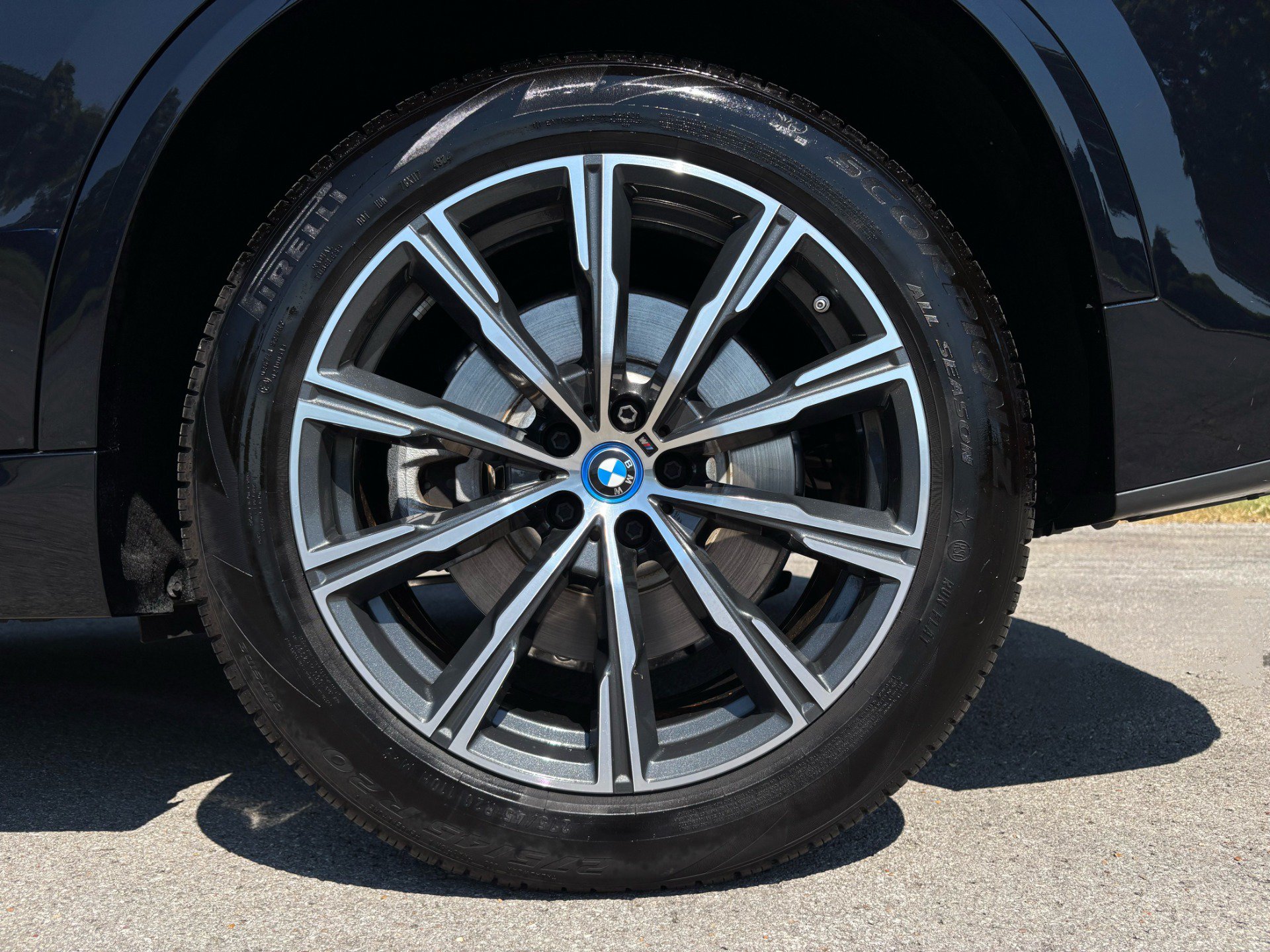 Used 2025 BMW X5 xDrive50e w/ M Sport Package AWD/4WD image 77