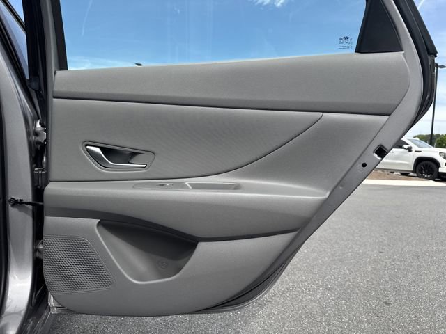 Certified 2025 Hyundai Elantra SEL FWD image 16