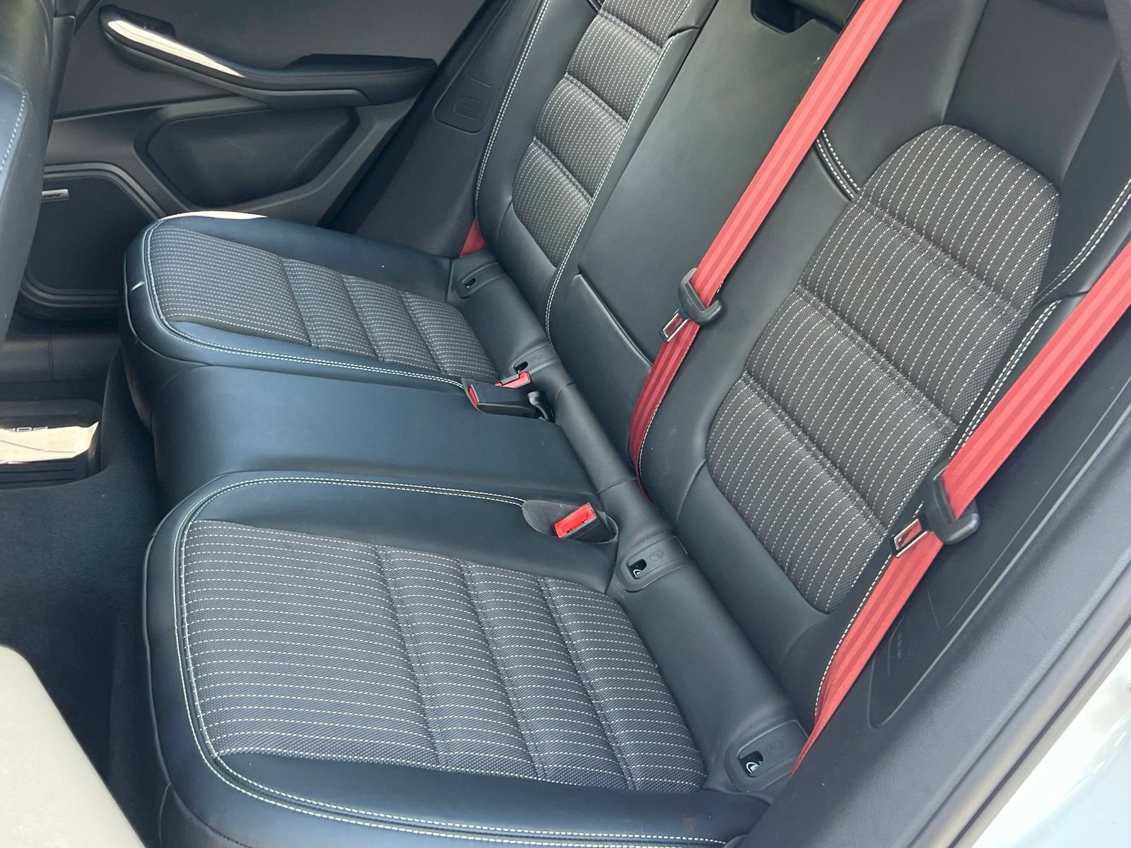 Certified 2026 Porsche Macan Turbo AWD/4WD image 20
