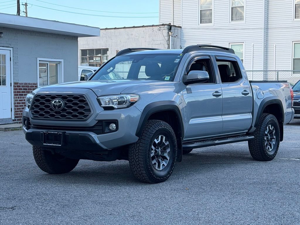 Used 2018 Toyota Tacoma TRD Off-Road AWD/4WD image 3