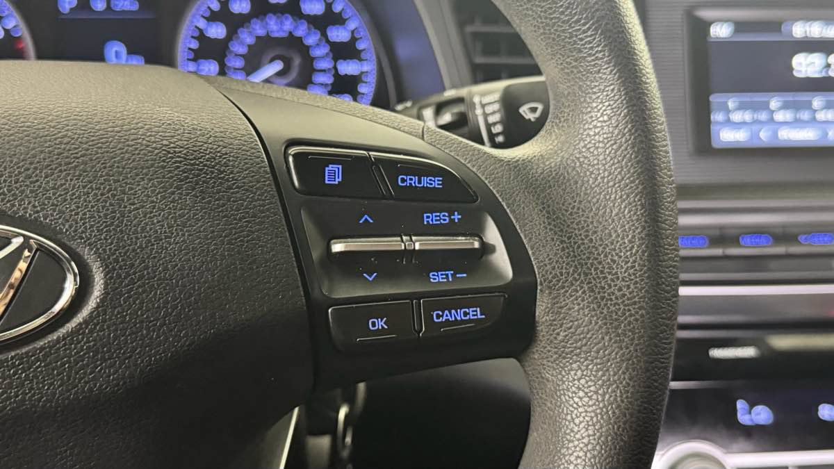 Used 2020 Hyundai Elantra SE w/ Cargo Package (C1) FWD image 17