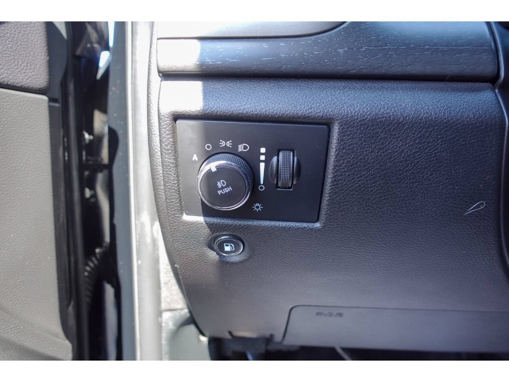 Used 2018 Jeep Grand Cherokee Altitude RWD image 12