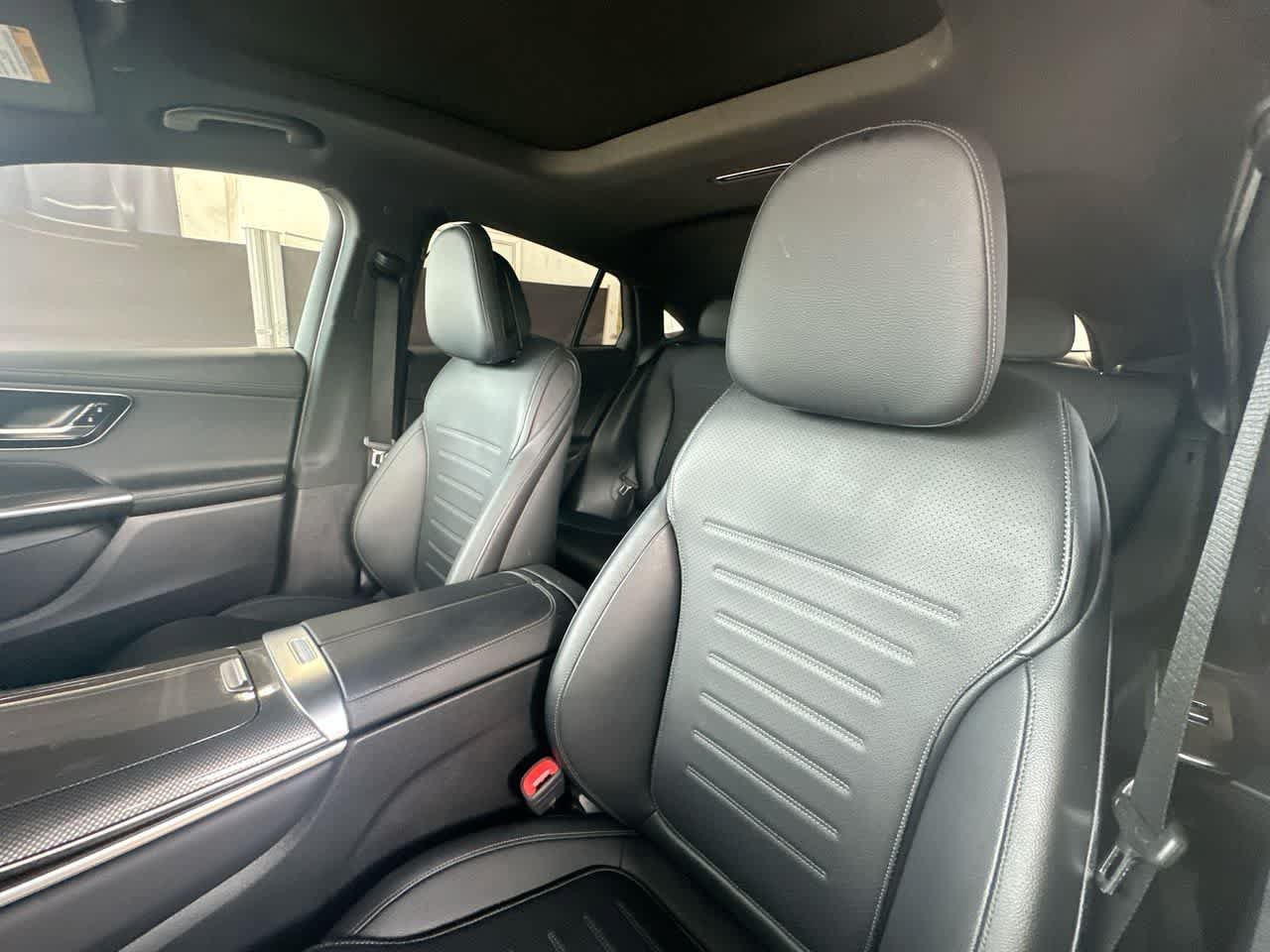 Used 2025 Mercedes-Benz GLC 300 4MATIC w/ AMG Line image 14