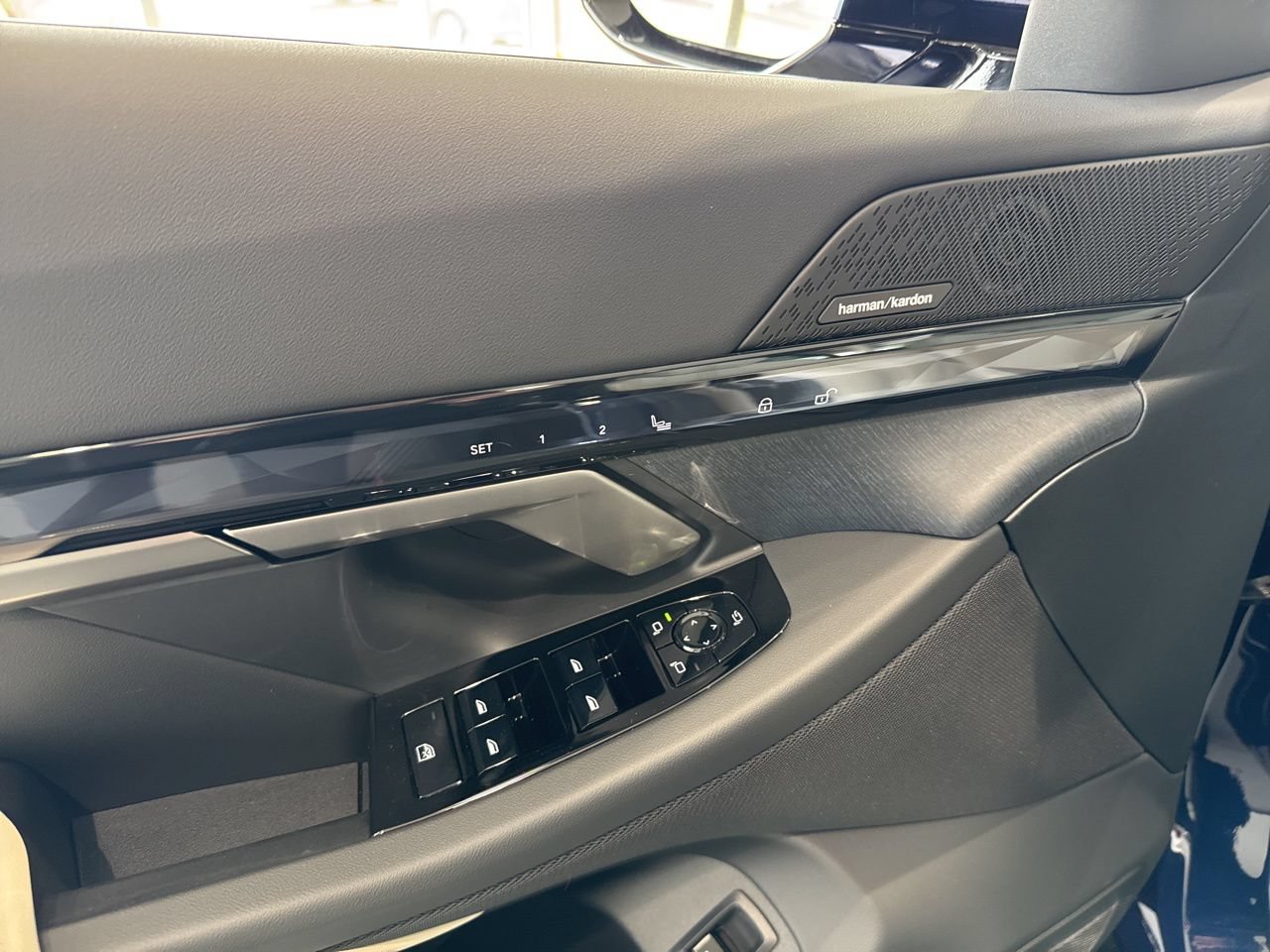 New 2026 BMW 550e xDrive AWD/4WD image 39