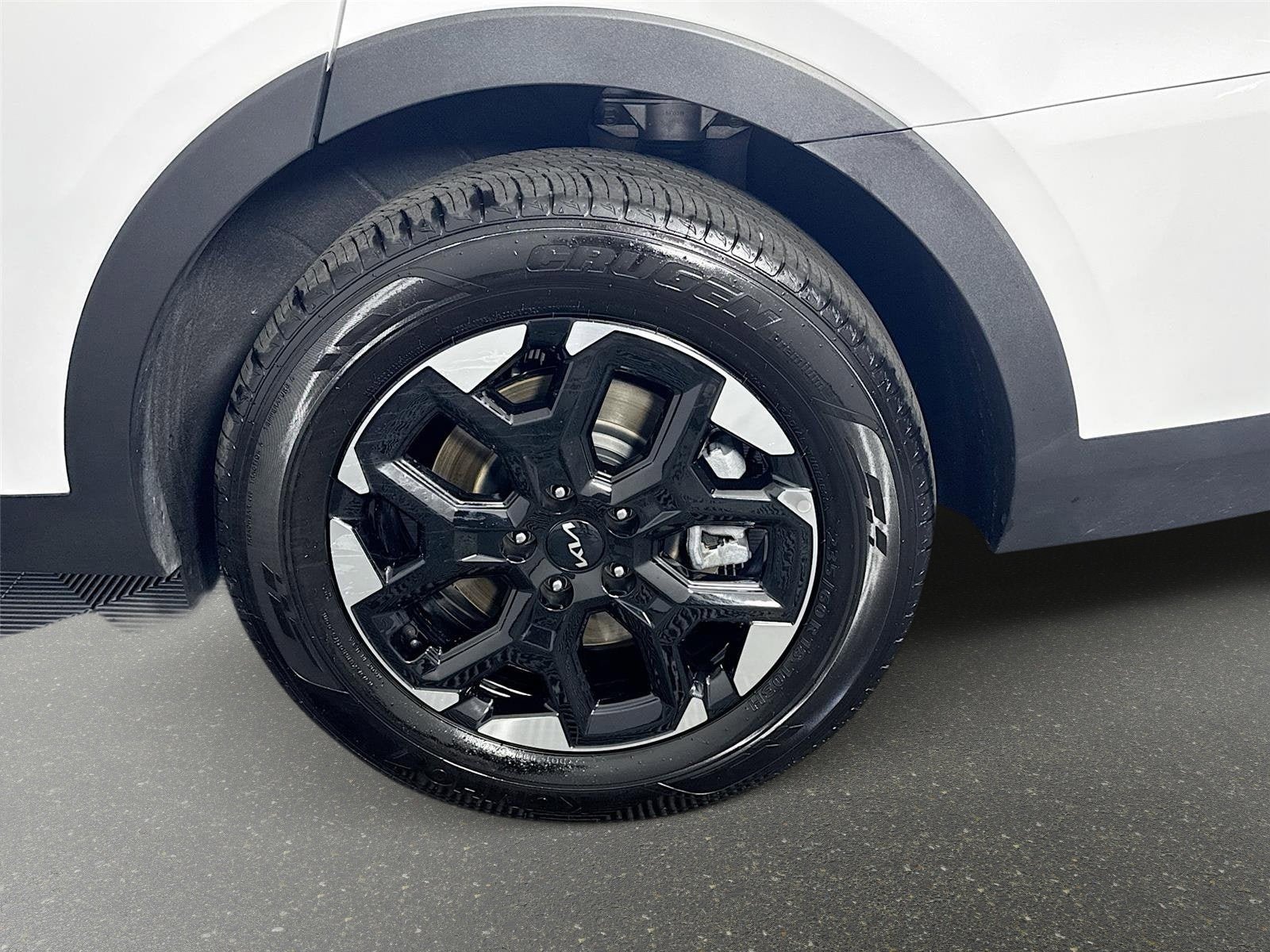 Certified 2025 Kia Sorento S FWD image 31
