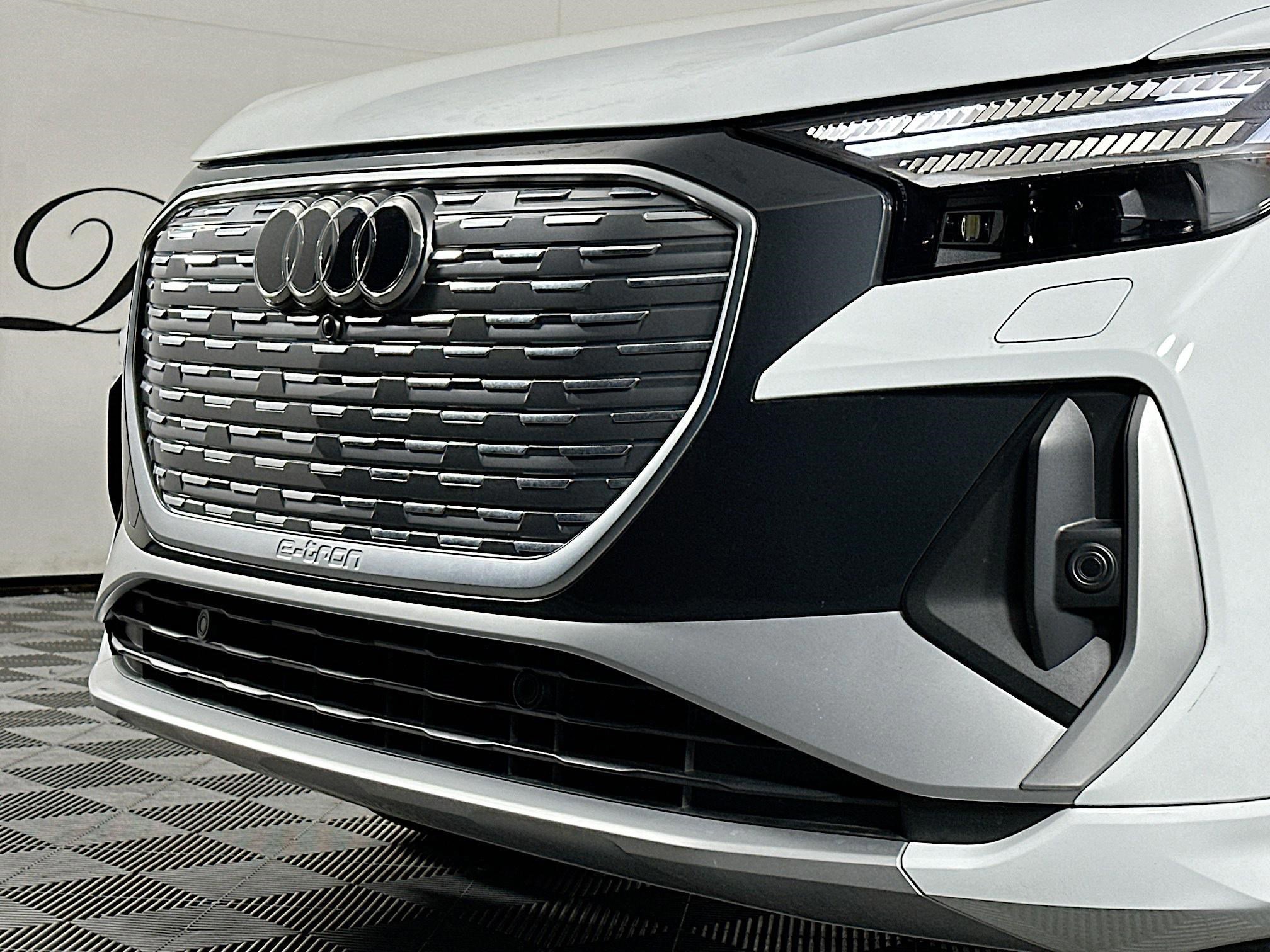 Used 2024 Audi Q4 e-tron Prestige image 33