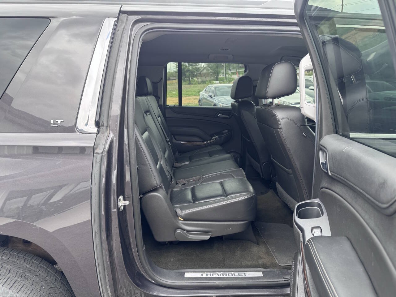 Used 2018 Chevrolet Suburban LT AWD/4WD image 17